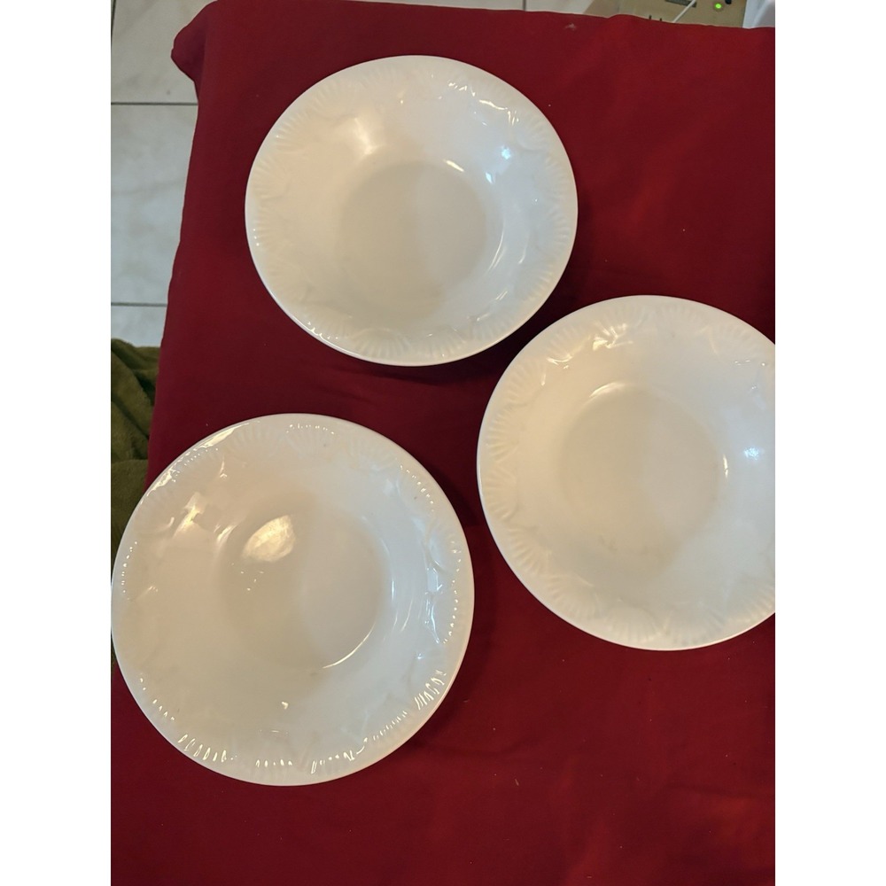 Set of 3 Gibson Housewares White Embossed Shell Rim Soup Pasta Bowls Dishwasher